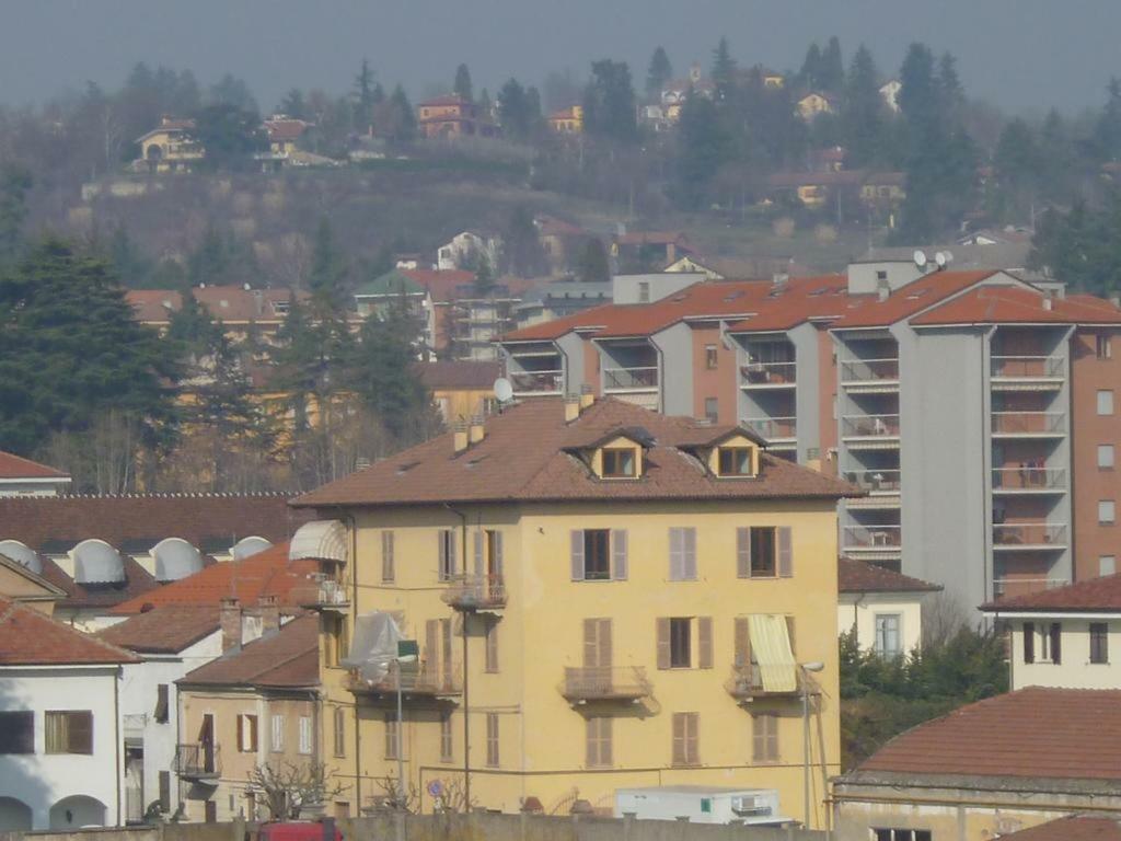 A Casa Di Gloria Leilighet Acqui Terme Eksteriør bilde